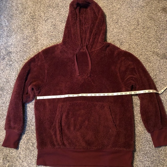 Oversized Fluffy Maroon Sherpa - Picture 2 of 3